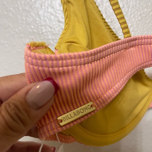 NWT Billabong Women's Hi Life Panelled Bra Bikini Top size Smalll - Picture 10 of 13